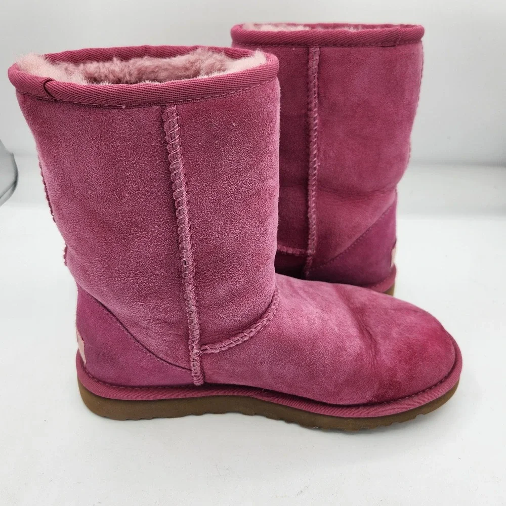 UGG Australia Classic Short Raspberry Suede Leather Boots‎ Womens Size 5 Ribbon